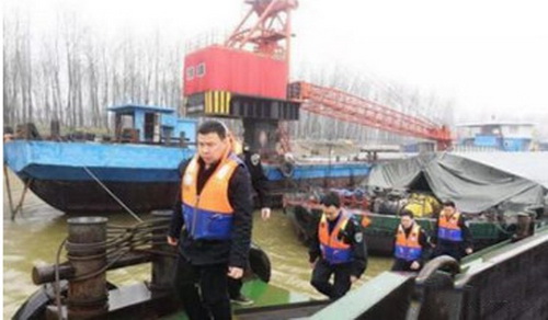 Joint Strike Against Illegal Sand Mining More than 400-Hubei